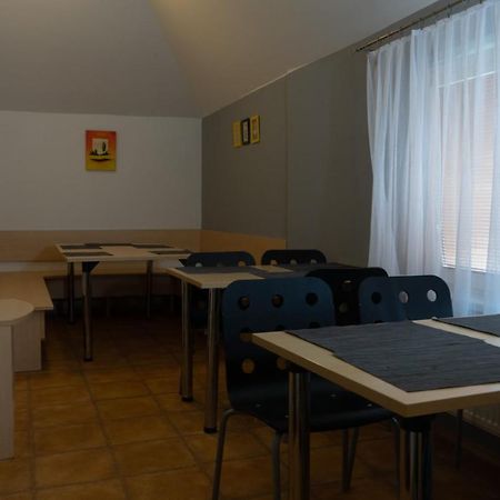 Penzion Hustopeče Buitenkant foto