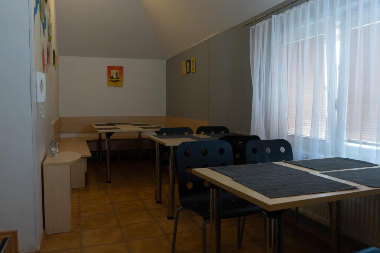 Penzion Hustopeče Buitenkant foto