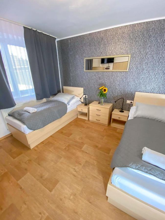 Penzion Hustopeče Buitenkant foto